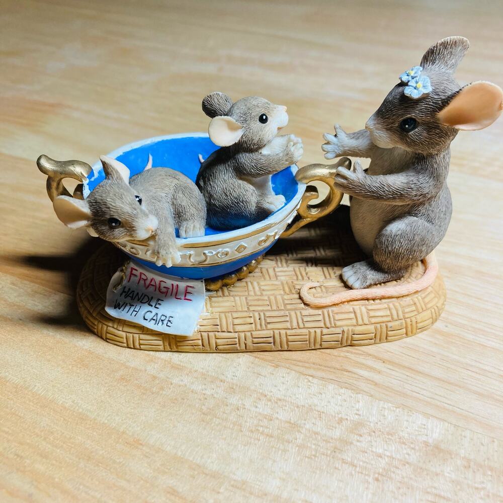 Charming Tails 'Fragile. Handle with Care' Mouse Figure. Pre-Owned